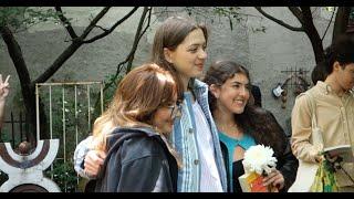 Lizzy McAlpine – Spring Into Summer Little Free Library