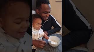 Dad can't eat in peace ...#canteatinpeace #dadlife #daddymopa #cereal #ricekrispies #fyp