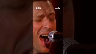 Coldplay perform Viva La Vida in the #R2PianoRoom 