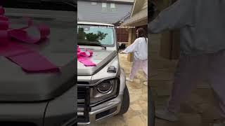 She was surprised with something she loves  #bisimanuel
