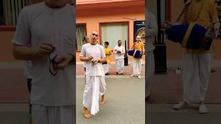 RADHE RADHE JAPA KARO #kirtan #radheradhe #krishna #radhe #radhekrishna #iskcon #vrindavan #viral