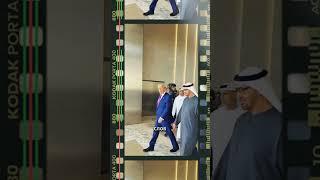 Трамп в Катаре: девушки машут волосами — что это было?