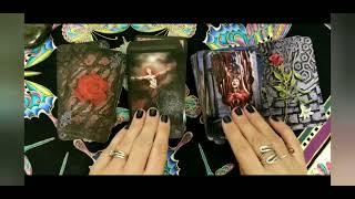 #HalloweenTarotDecks Vampyres and Vampires! A comparison of 2 great tarot decks!