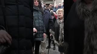 Funerali Rovagnati, folla immensa e lo strano caso su… #shorts