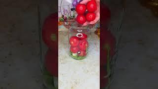 Самые вкусные маринованные помидоры,а маринад всегда выпивается весь.