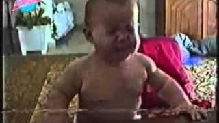 呢個BB笑爆咀.mp4
