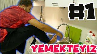 Mutfakta Ayaklarını Yıkayan Adam | Youtuberlar Yemekteyiz #1