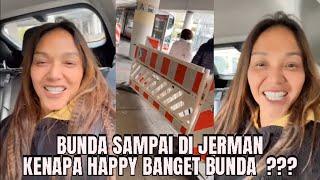 Bunda Girang Sekali Udah Sampai Di Hamburgg