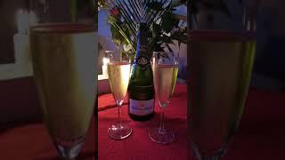 CHAMPAGNE