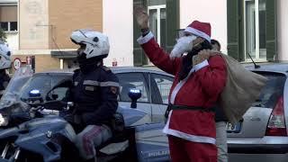 La Polizia di Stato consegna doni di Natale all'Ospedale San Camillo di Roma