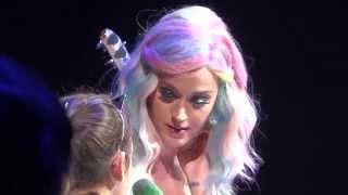 Katy Perry with Pizza and Fan on Stage Live Montreal 2014 HD 1080P