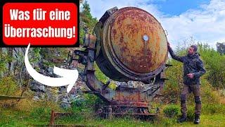 Bunker surprises at the Atlantic Wall ! Mini submarine and anti-aircraft searchlight !