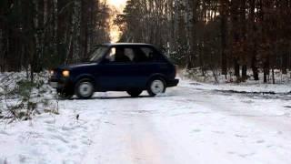 [ZdanoG6] Fiat 126p troszke bokiem (z zewnątrz)