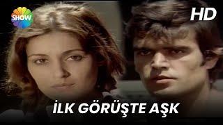 Nezahat ve Ercan'ın ilk karşılaşması! Liseli Kızlar Türk Filmi