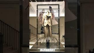 Lenticular animation UV print in a window of BURBERRY store