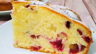 This delicate SPONGE WITH PLUMS melts in your mouth and is easy to cook!