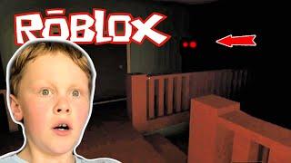 CAN WE SURVIVE ALONE IN A DARK HOUSE in ROBLOX ? (CHAPTER 1)