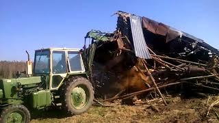 Снос старого деревенского сарая / Demolition of the old village barn