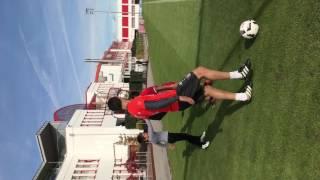 Fabian Duro showing Alonso and his son some freestyle tricks