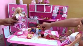 Brincando de Barbie com a Mamãe! Café da manhã 1° episódio.