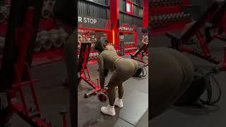 Squads and Back Exercise female #bodyinshape #dayworkoutback #weightlossjourney #ahussain926 #gym