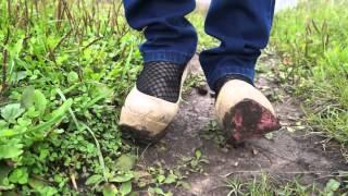 Mud heels break