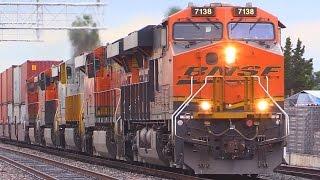 BNSF FREIGHT TRAINS (with 7102 P5 HORN !!!)