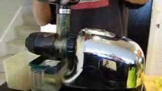 Making Green Juice in the Omega 8005 Juicer (part 1 of 2)