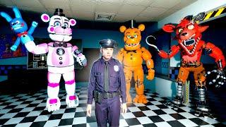 ANIMATRONICS SCARE THE SECURITY GUARD FNAF COOP Garry's Mod