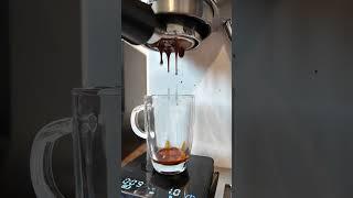 Delonghi Dedica Duo EC890 Espresso Shot