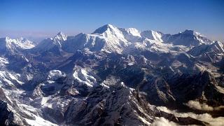 Mount Everest climbers may cause 'traffic jam'