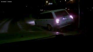 Лада 2104 тащит...