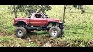 vuelco en montaña 4x4 extremo bijagua Upala Costa Rica