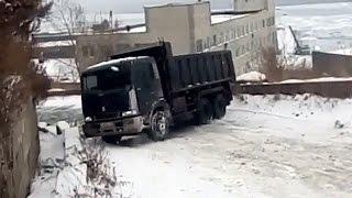 Владивосток Эгершельд ДТП спуск ул. Крыгина Гололёд снег 22 февраля Car Crash Show Astakada