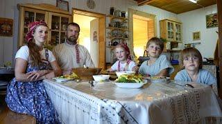 How Russian Families Live in the North of Russia. With Subtitles. Life in Russia Nowadays