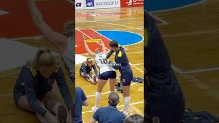 Arina takes revenge on Melissa Vargas #melissavargas #volleyball #voleybol #fenerbahçe #belleza