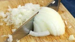 how to chop an onion my way/Dimitras dishes episode 10