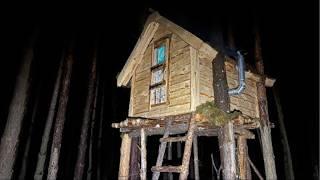 Man Builds Tiny TREEHOUSE in the Middle of the Forest | Start to Finish by @bushcraftua1