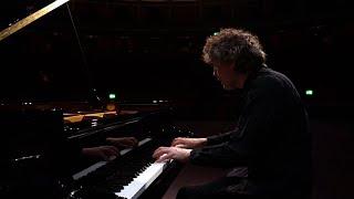 Paul Lewis plays Beethoven's Piano Concerto No.1