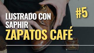 Lustrado de zapatos café con productos Saphir