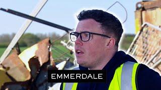 Vinny Puts The Stolen Phone Back | Emmerdale