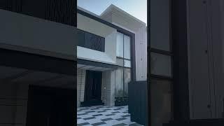 پارک کے پاس گھر لینا ہے اچھا سا 10 Marla Ultra Modren Designer House Bahria Town Lahore