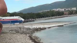 БЕ-200. Спуск на воду и взлет с воды. Геленджик, 2016 год.