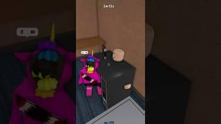 SNEAKY PLAYERS IN MM2…