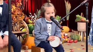 3-year-old sings '10,000 Reasons' at church