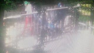 Отец избил плачущего младенца