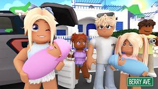 Big FAMILY VACATION Trip To GREECE On Berry Avenue! ️ Roblox Voiced Family Roleplay