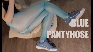 I wear blue pantyhose // Одеваю синие колготки