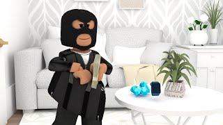 WE GOT ROBBED! *THEY STOLE EVERYTHING?!?* | Roblox Bloxburg Family Roleplay | *WITH VOICE*