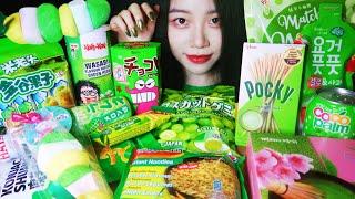 ASMR GREEN FOODJAPANESE KOREAN CHINESE SNACKS편의점 먹방초록색 디저트 DESSERTS CANDY CHOCOLATE MUKBANG